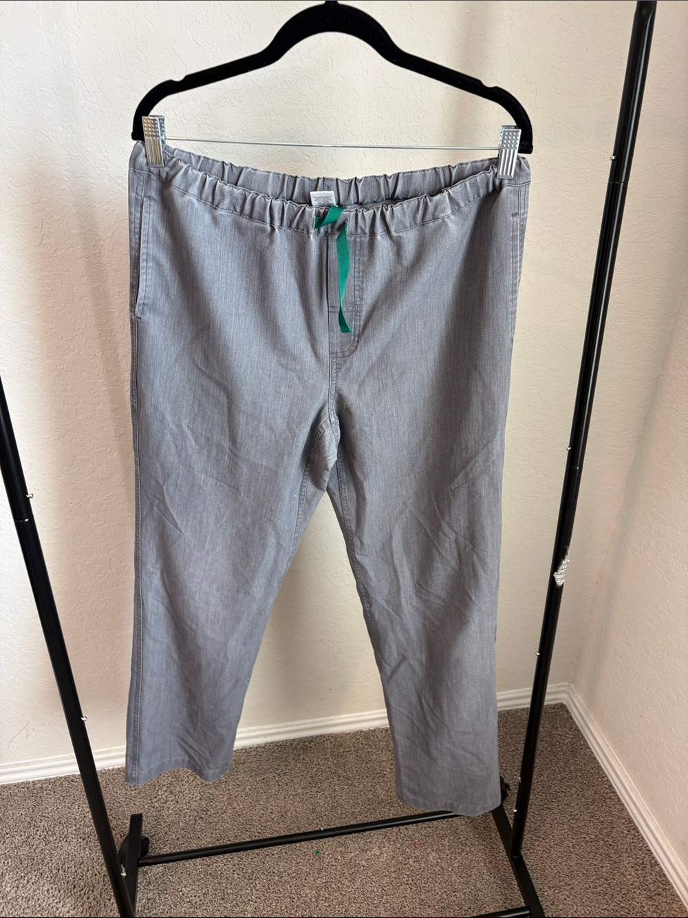 Figs Men's Light Gray Scrub Jogger Pants with Green Drawstring